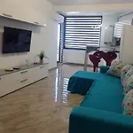Mamaia Nord Langa Mare Lägenhet *