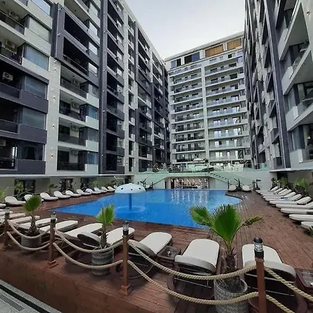 Mamaia Nord Langa Mare * ナボダリ