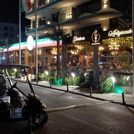 Mamaia Nord Langa Mare *