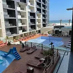 Mamaia Nord Langa Mare