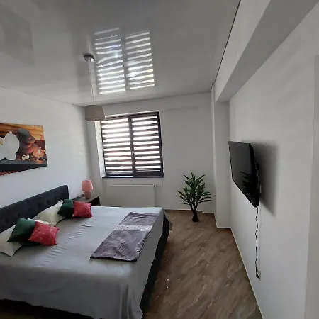 Mamaia Nord Langa Mare *