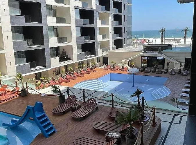 Mamaia Nord Langa Mare