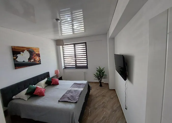 Mamaia Nord Langa Mare *